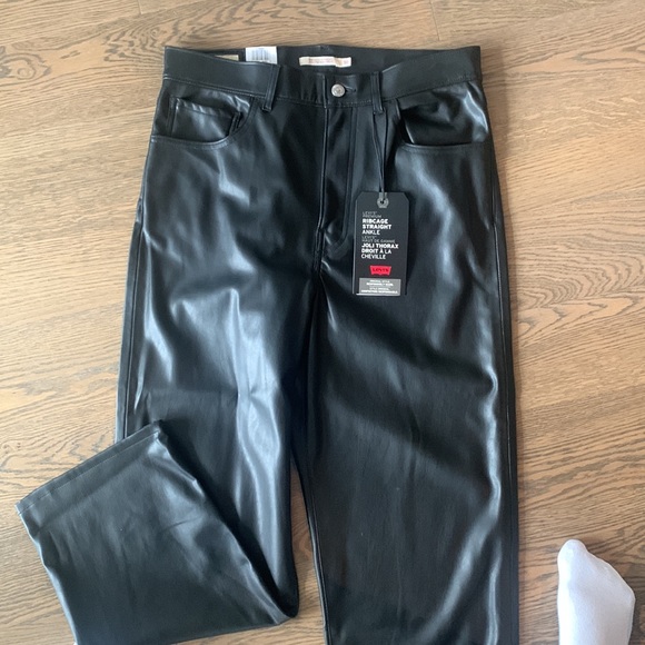 Levi’s rib cage straight ankle leather pleather pant - Picture 3 of 8